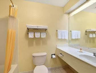 Rodeway Inn 몽고메리 외부 사진